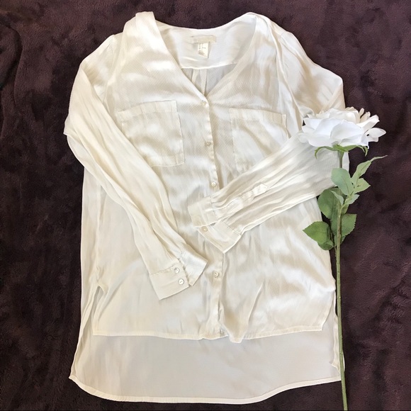 H&M Tops - H&M white long sleeve blouse